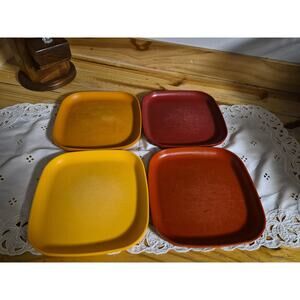 Tupperware Vintage Square Plates Set Of 4 In Harvest Colors